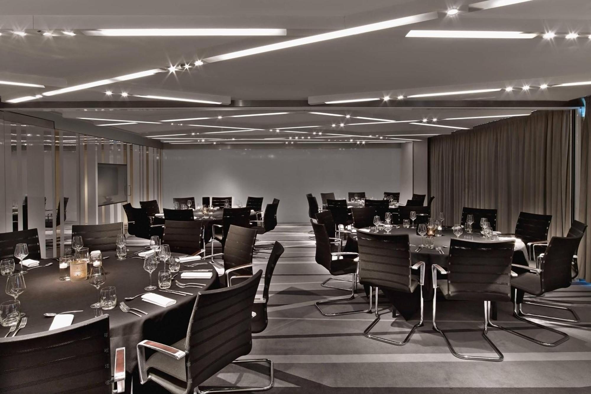 W London Hotel Bagian luar foto