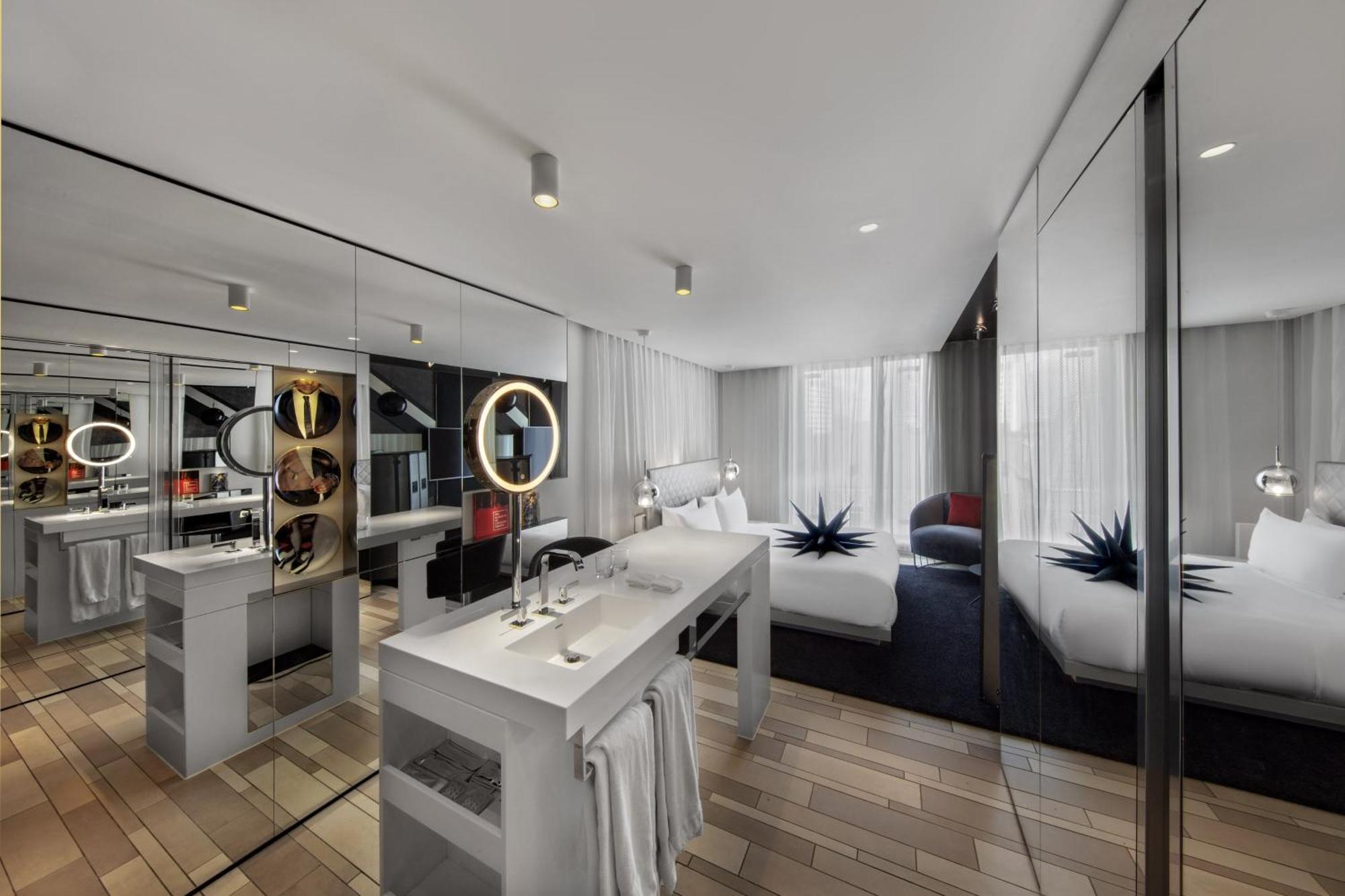 W London Hotel Bagian luar foto