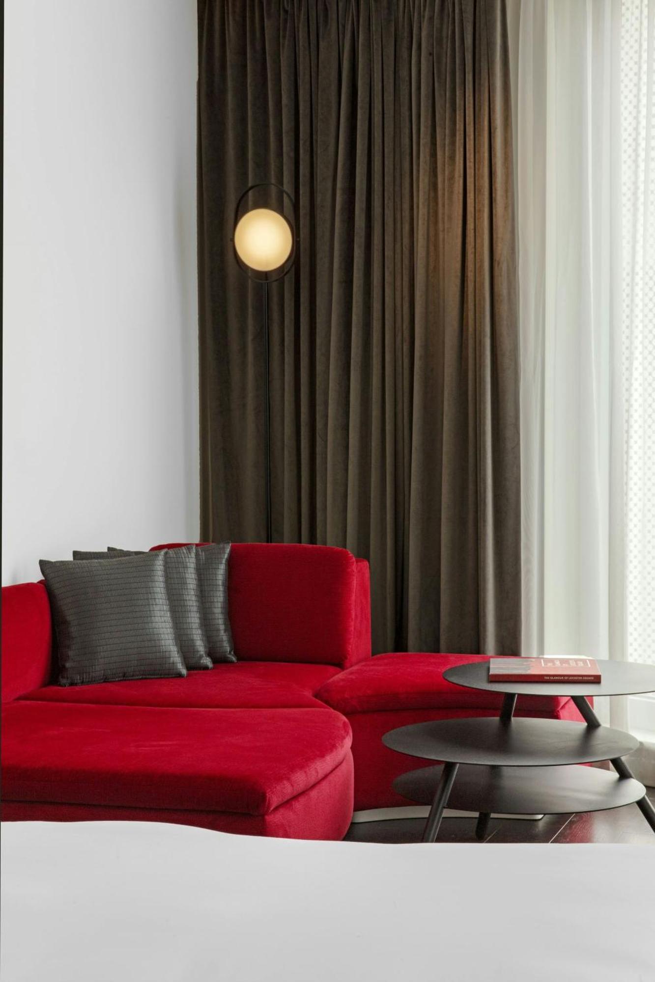 W London Hotel Bagian luar foto