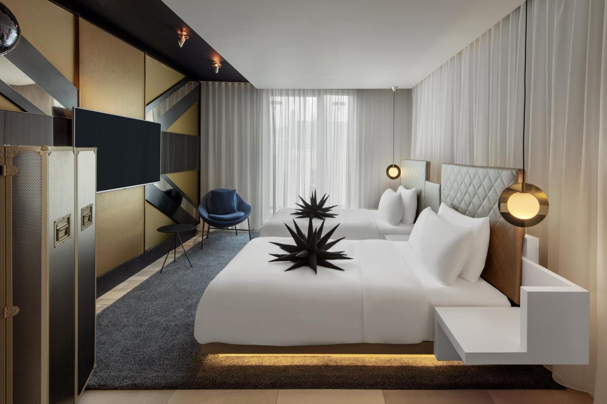 W London Hotel Bagian luar foto