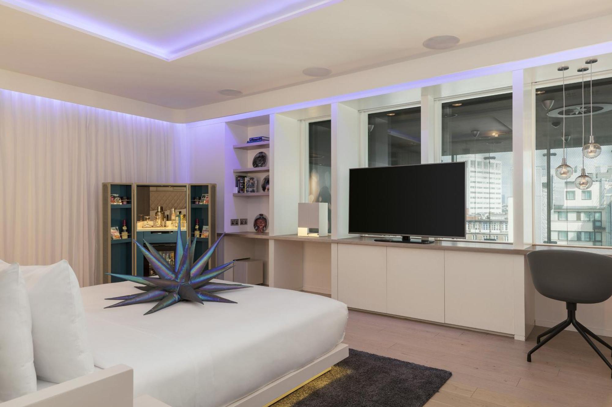 W London Hotel Bagian luar foto