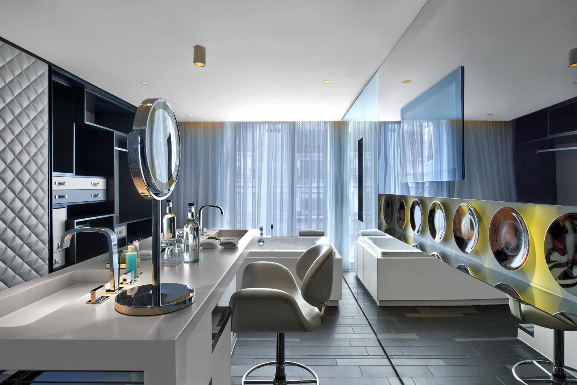 W London Hotel Bagian luar foto