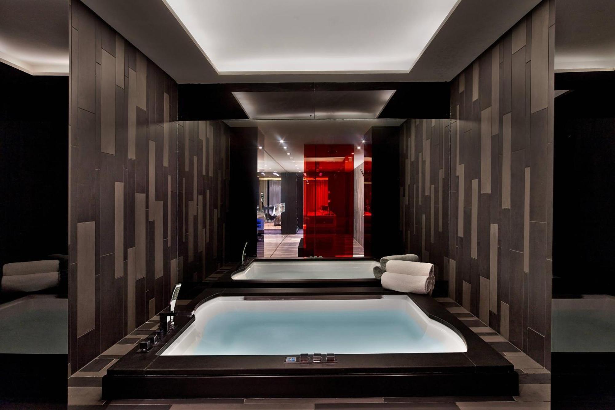 W London Hotel Bagian luar foto